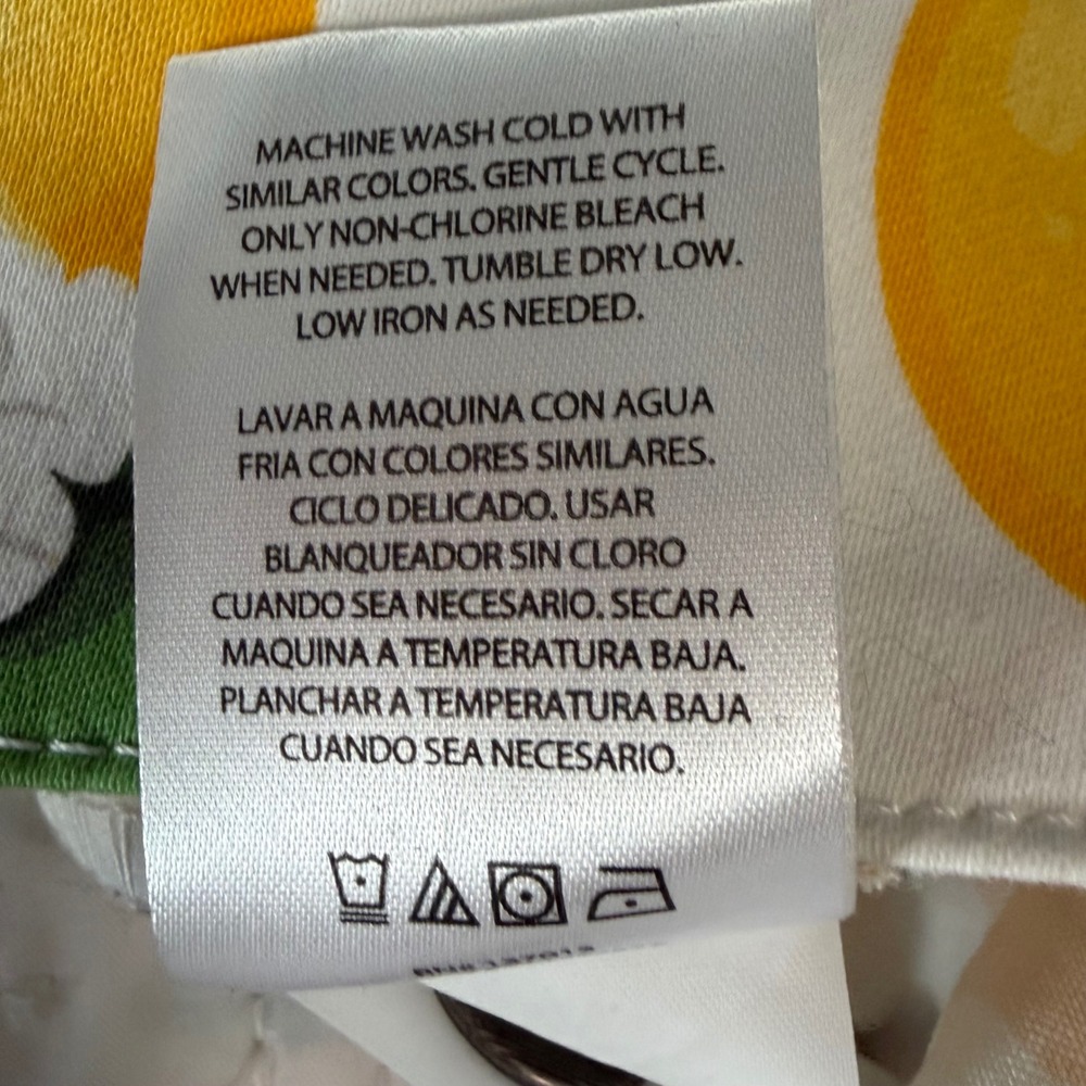 Isaac Mizrahi Shorts 10 White Lemon Print Button Detail - Picture 5 of 5